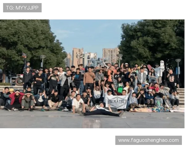 杭州街舞队团队协作深度解析与其他城市队伍的对比研究 杭州街舞队团队协作深度解析与其他城市队伍的对比研究